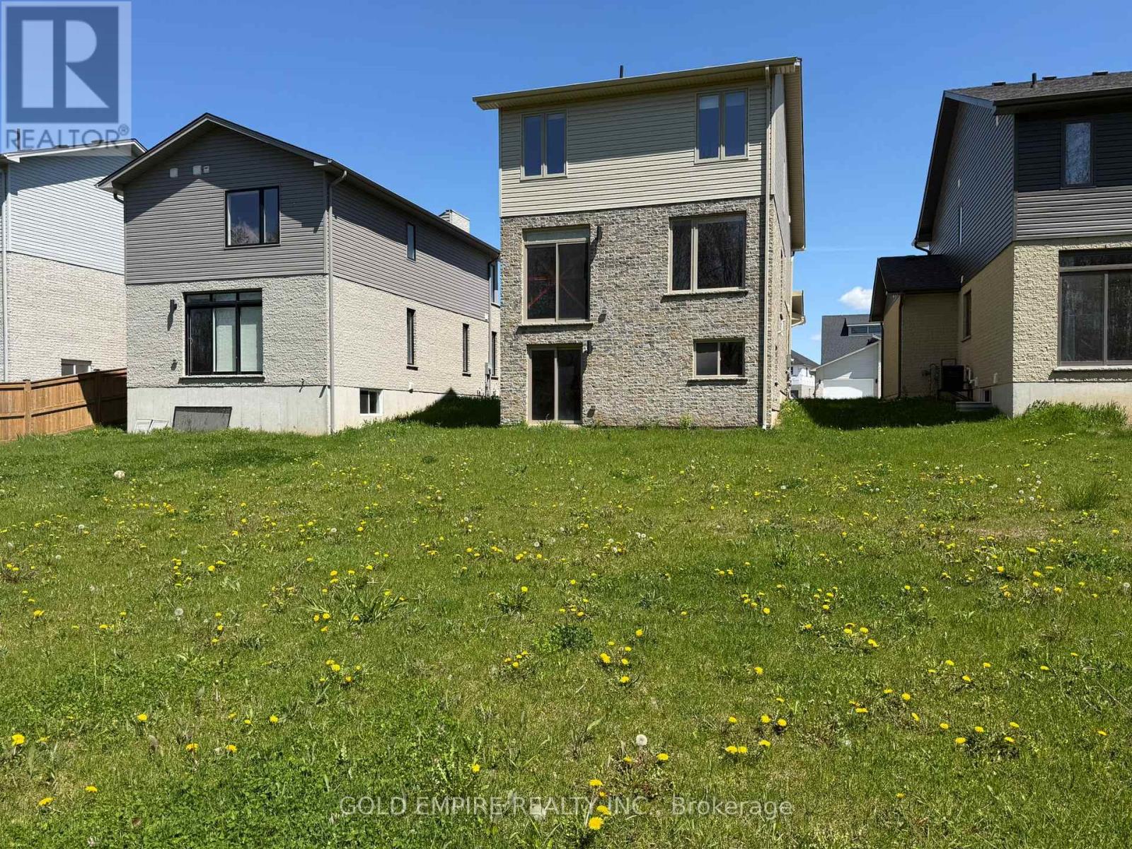 Upper - 2004 Evans Boulevard, London South, Ontario  N6M 0J7 - Photo 18 - X13104936