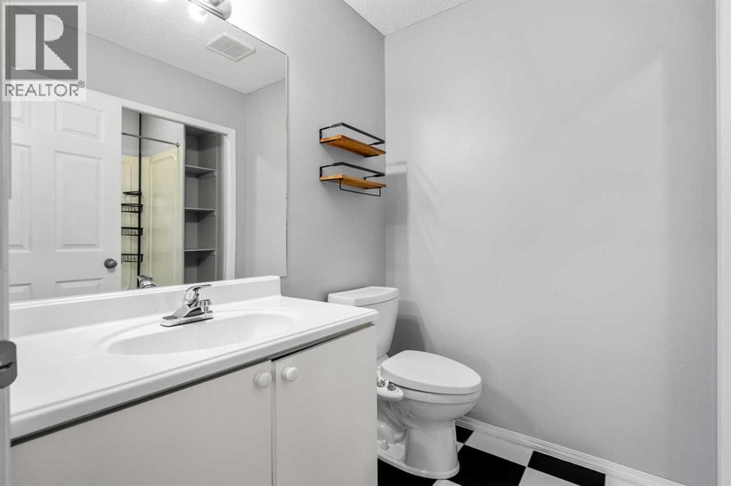 14700 Mt Mckenzie Drive Se, Calgary, Alberta  T2Z 2V1 - Photo 22 - A2306808