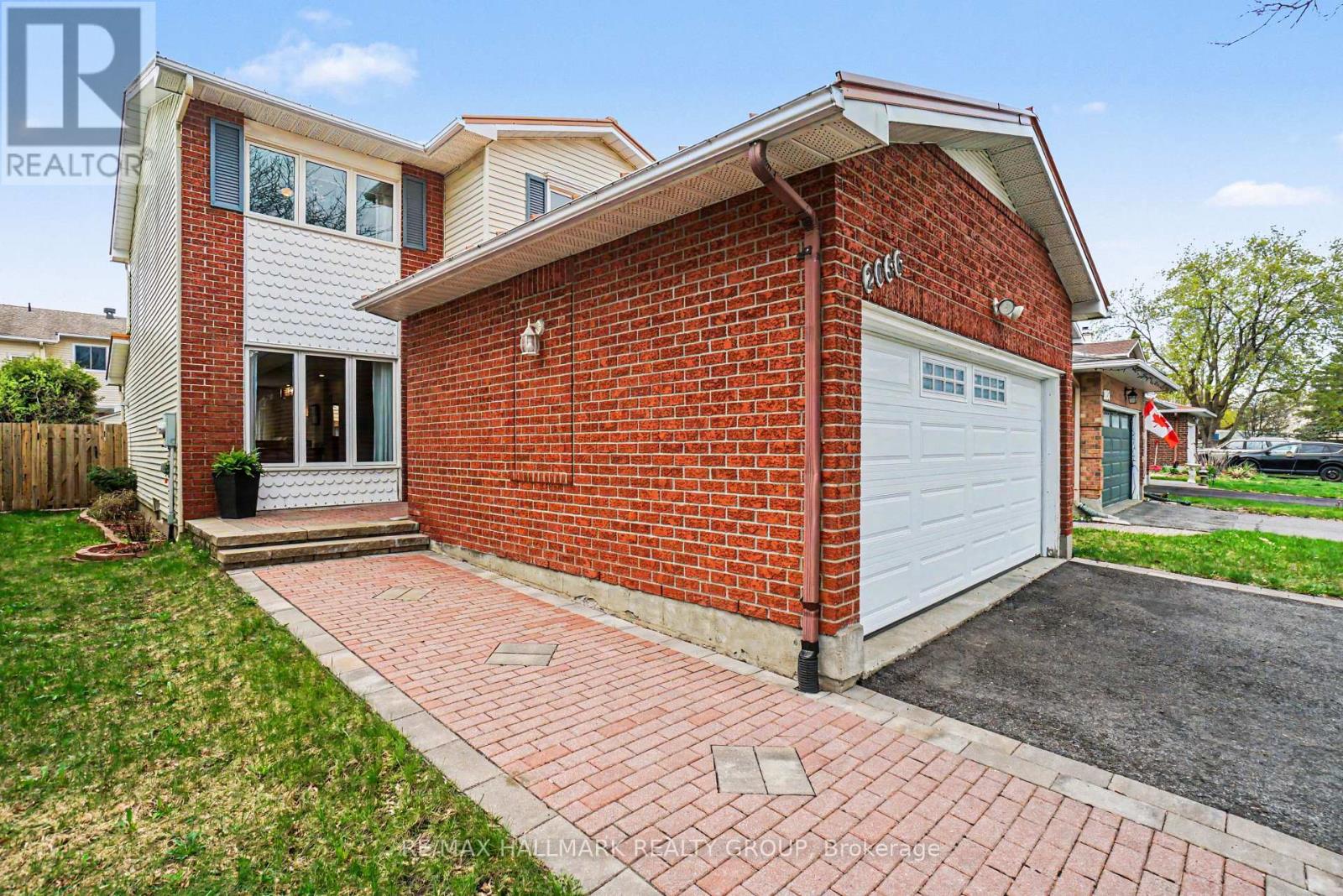 2056 Wildflower Drive, Ottawa, Ontario  K1E 3R3 - Photo 2 - X13104720