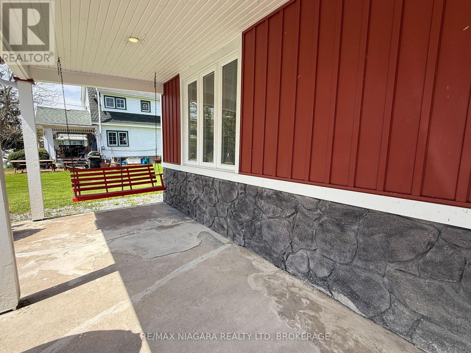 3054 Thunder Bay Road, Fort Erie, Ontario  L0S 1N0 - Photo 2 - X13104728