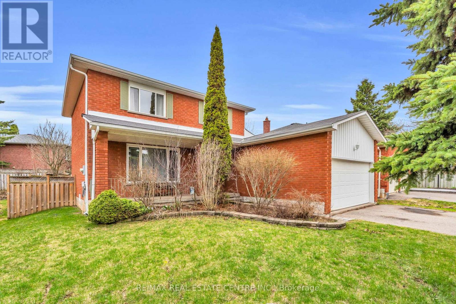 255 Kensington Place, Orangeville, Ontario  L9W 4G8 - Photo 2 - W13101704