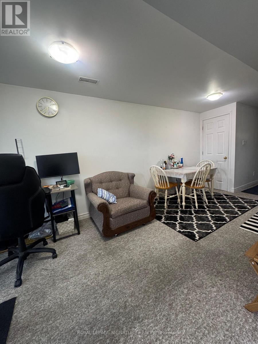 1585 Avonmore Square, Pickering, Ontario  L1V 7H5 - Photo 12 - E13027968