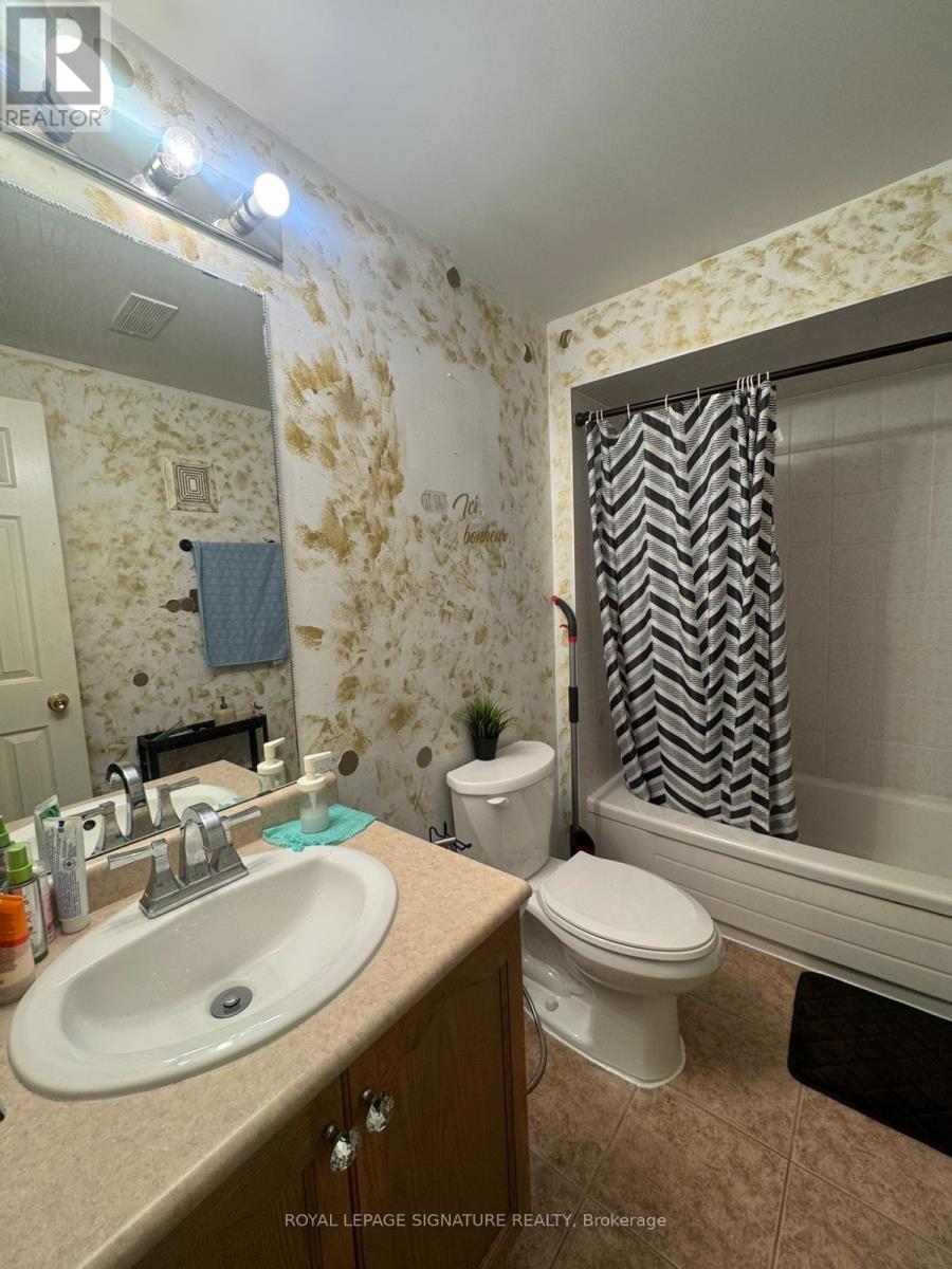1585 Avonmore Square, Pickering, Ontario  L1V 7H5 - Photo 14 - E13027968