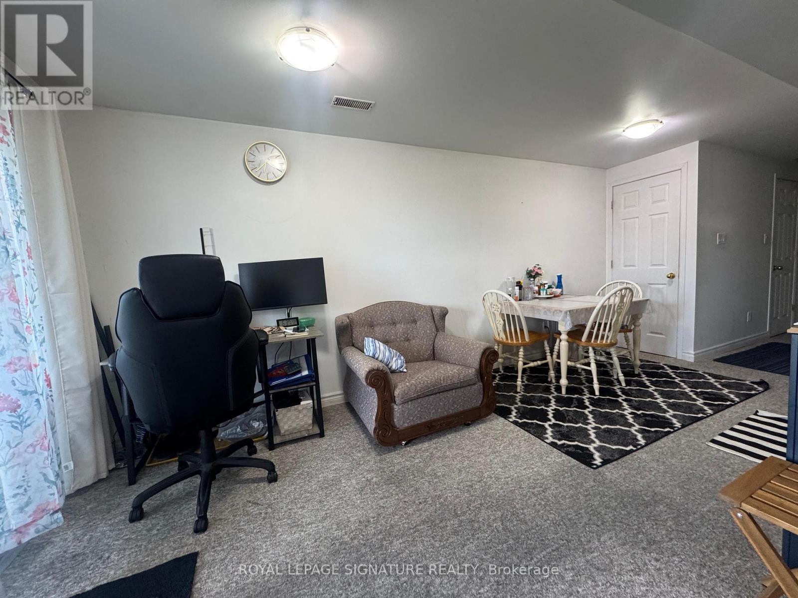1585 Avonmore Square, Pickering, Ontario  L1V 7H5 - Photo 4 - E13027968