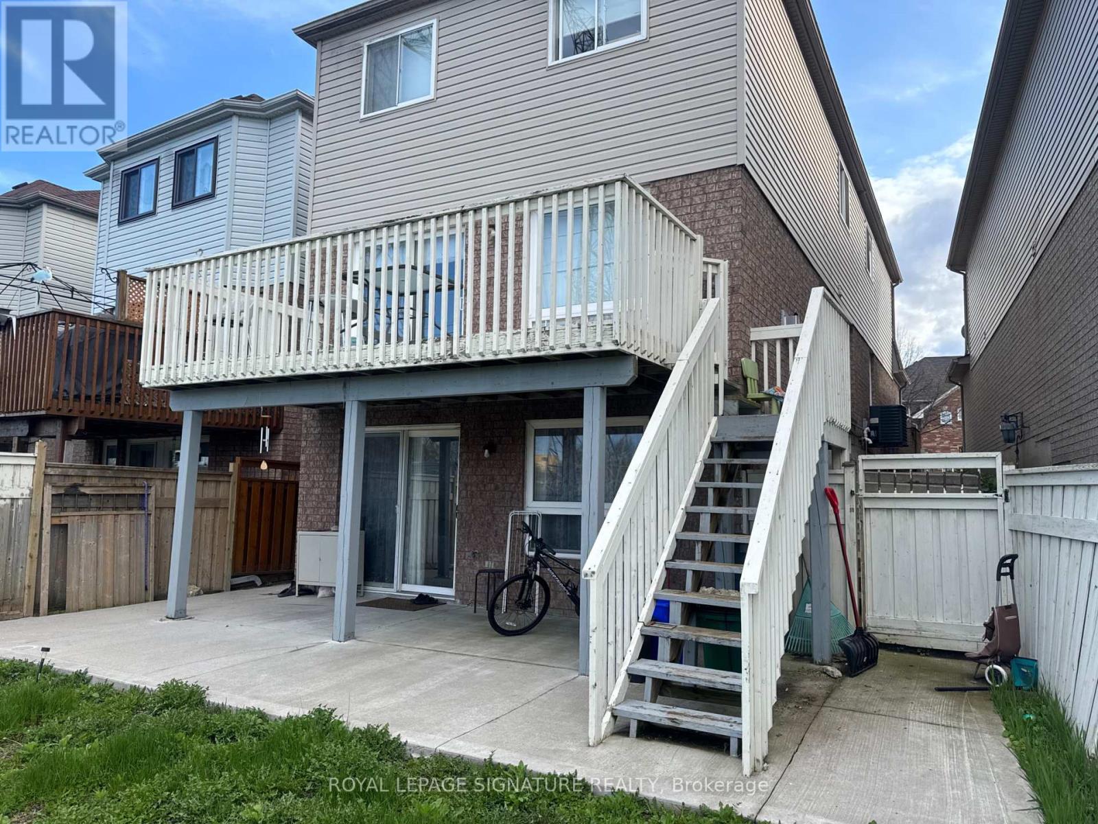 1585 Avonmore Square, Pickering, Ontario  L1V 7H5 - Photo 3 - E13027968