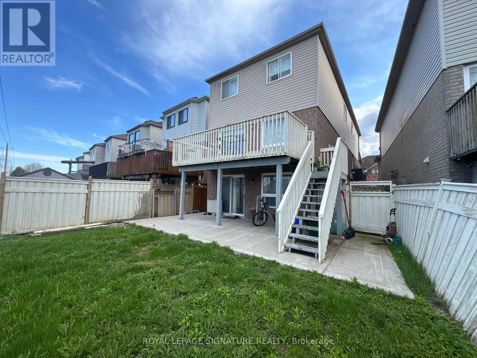 1585 AVONMORE SQUARE, Pickering, Ontario