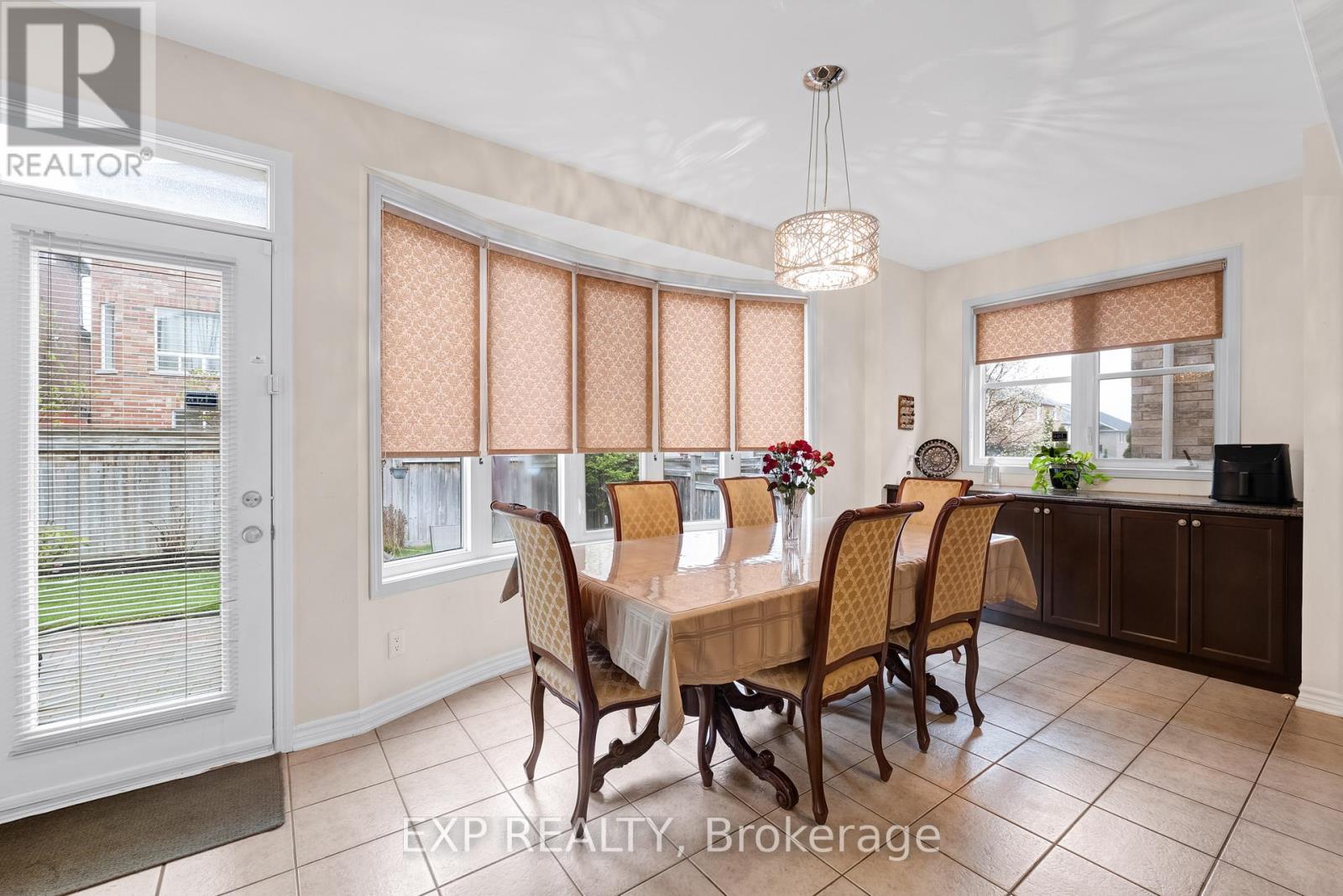 323 Cheryl Mews Boulevard, Newmarket, Ontario  L3X 3J6 - Photo 11 - N13100790