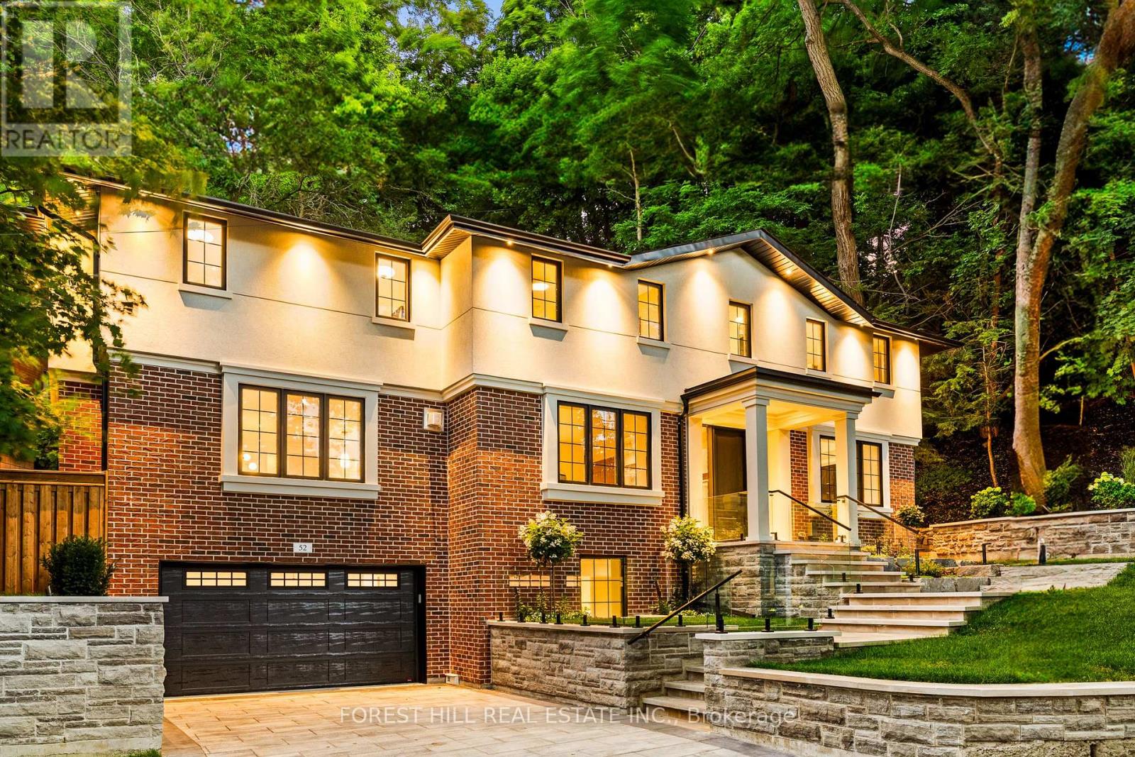 52 ROXBOROUGH DRIVE, Toronto, Ontario