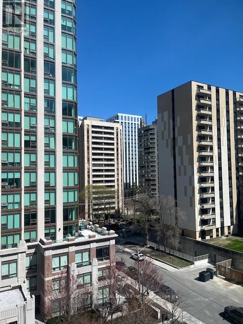 703 - 310 Tweedsmuir Avenue, Toronto, Ontario  M5P 2Y2 - Photo 18 - C13104766