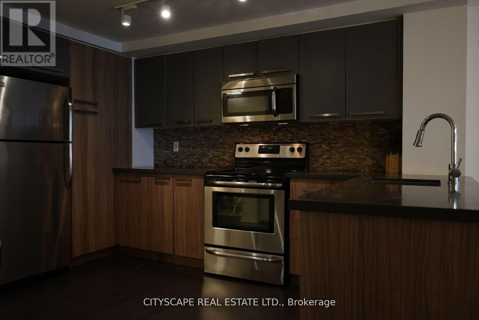 1801 - 11 St Joseph Street, Toronto, Ontario  M4Y 3G4 - Photo 2 - C13104808