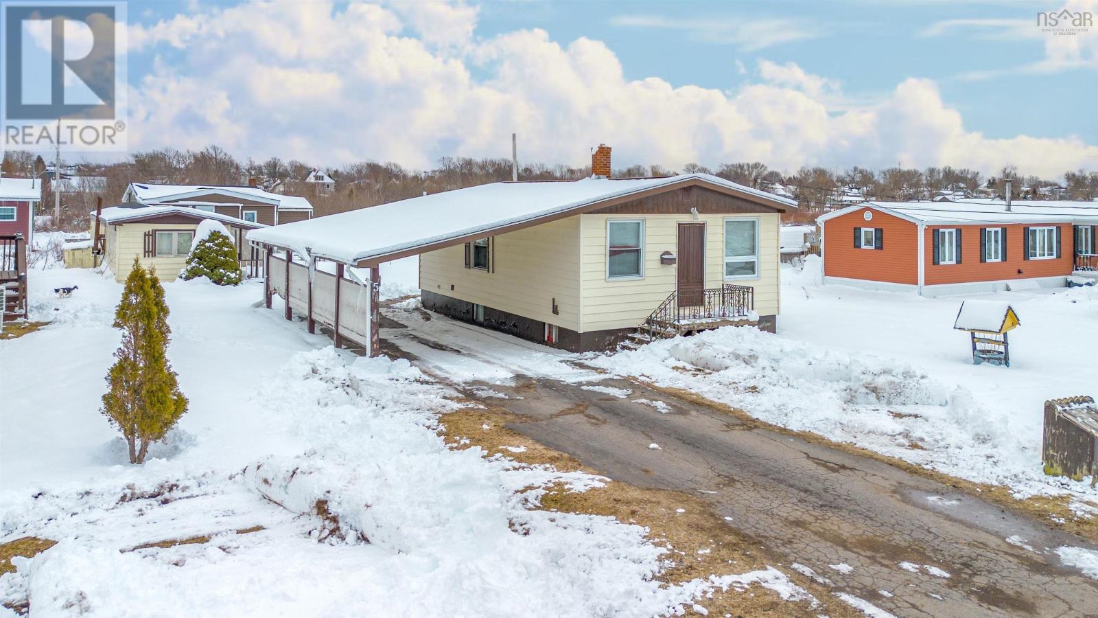 5 Bugden Street Street, Sydney Mines, Nova Scotia  B1V 1Z8 - Photo 1 - 202604775