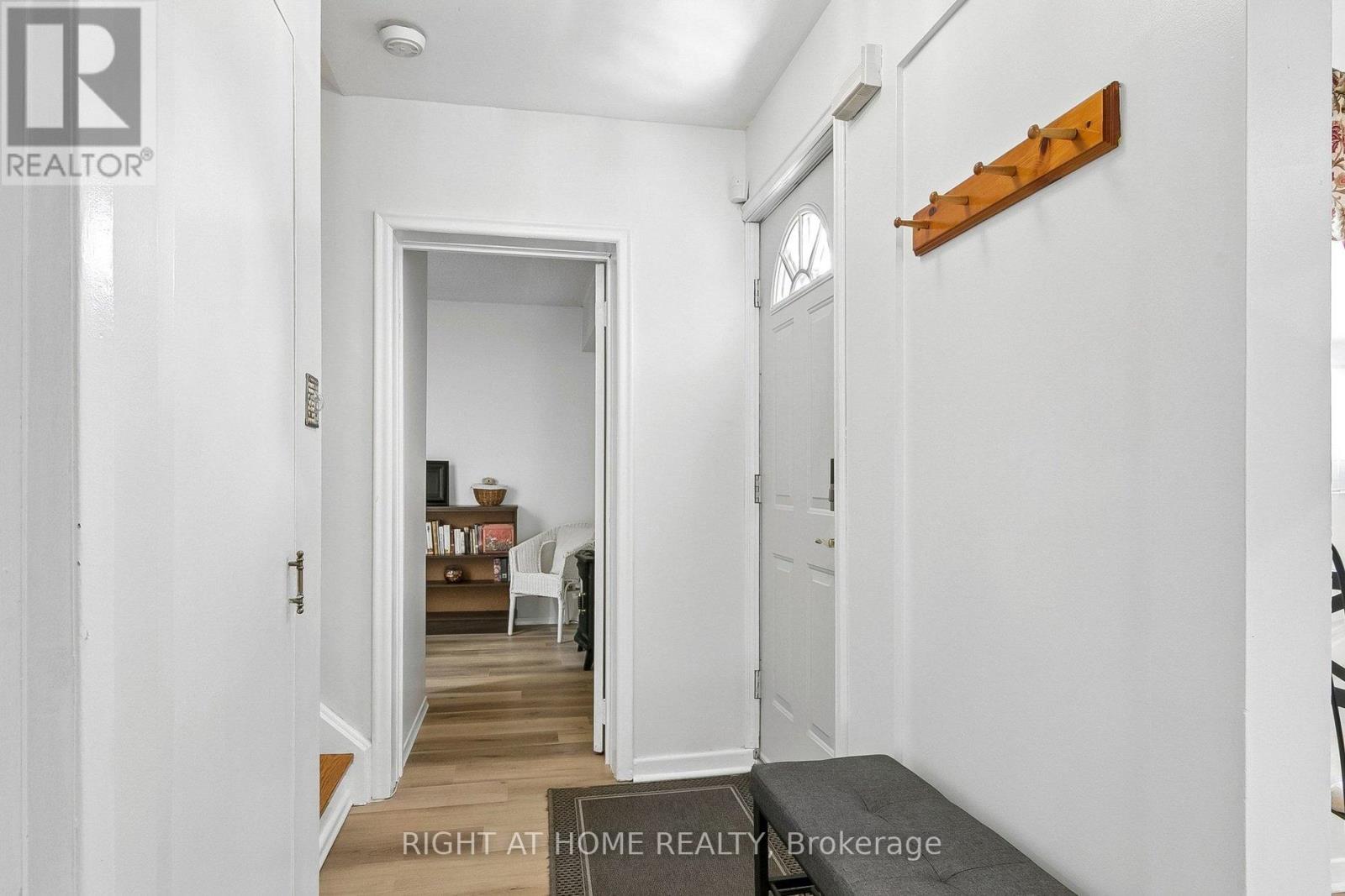10 Sachems Place, Toronto, Ontario  M1B 1E6 - Photo 3 - E13104758
