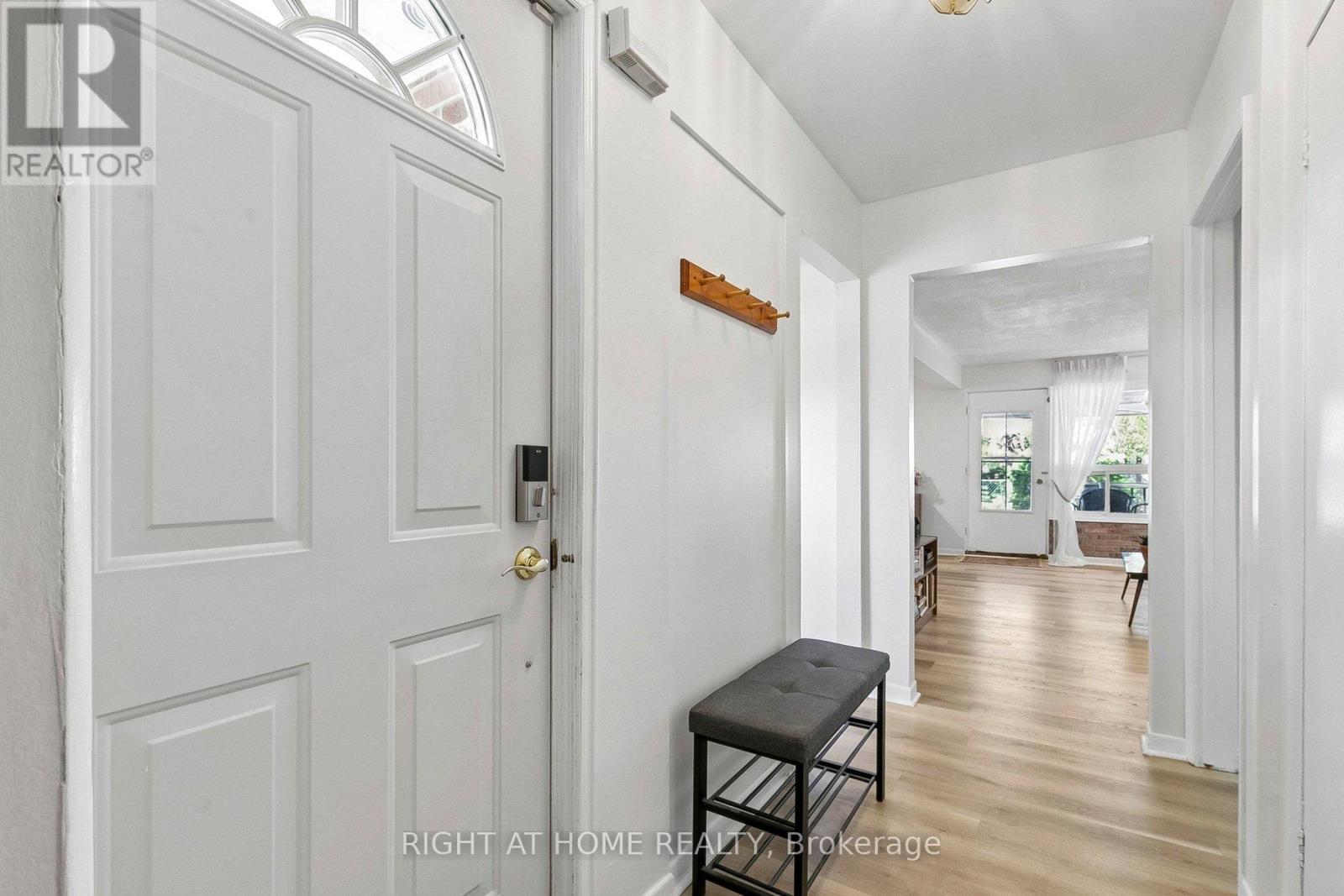 10 Sachems Place, Toronto, Ontario  M1B 1E6 - Photo 4 - E13104758