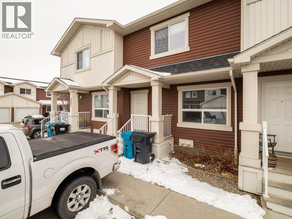 2, 221 Silkstone Road W, Lethbridge, Alberta  T1J 4J9 - Photo 2 - A2293674