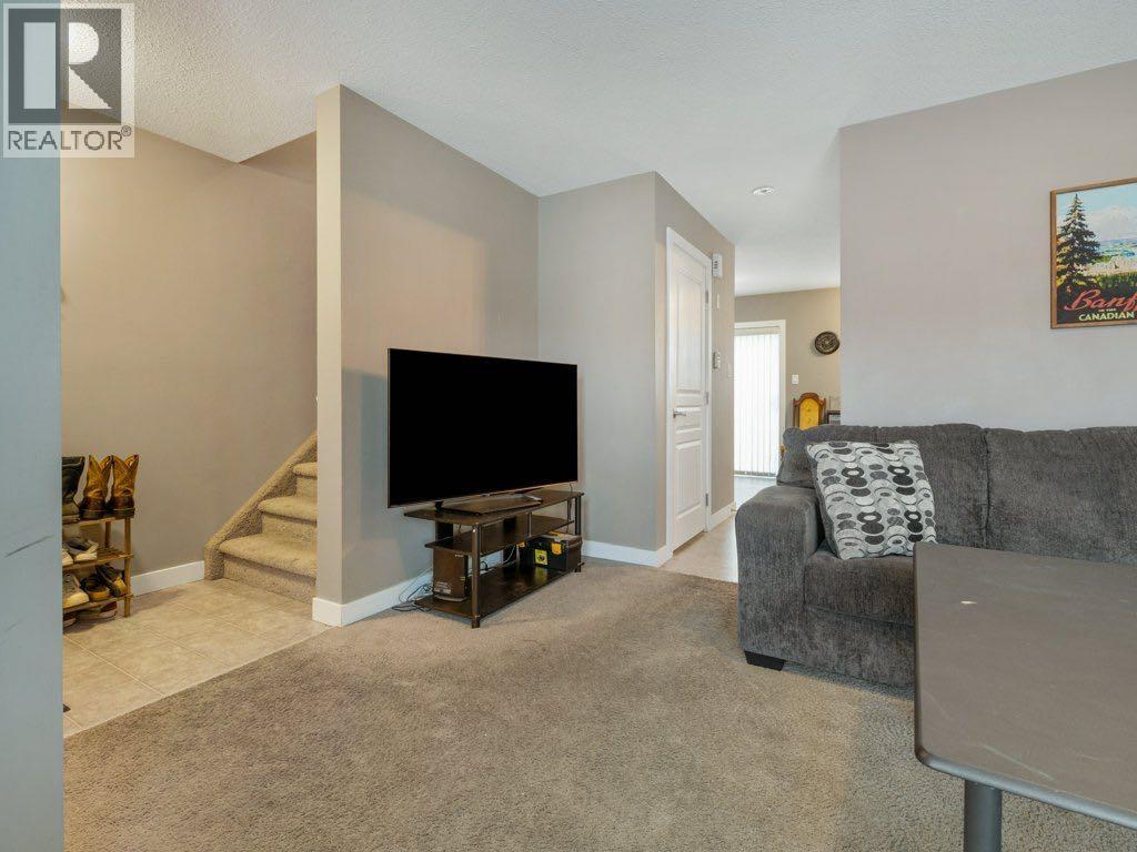 2, 221 Silkstone Road W, Lethbridge, Alberta  T1J 4J9 - Photo 5 - A2293674