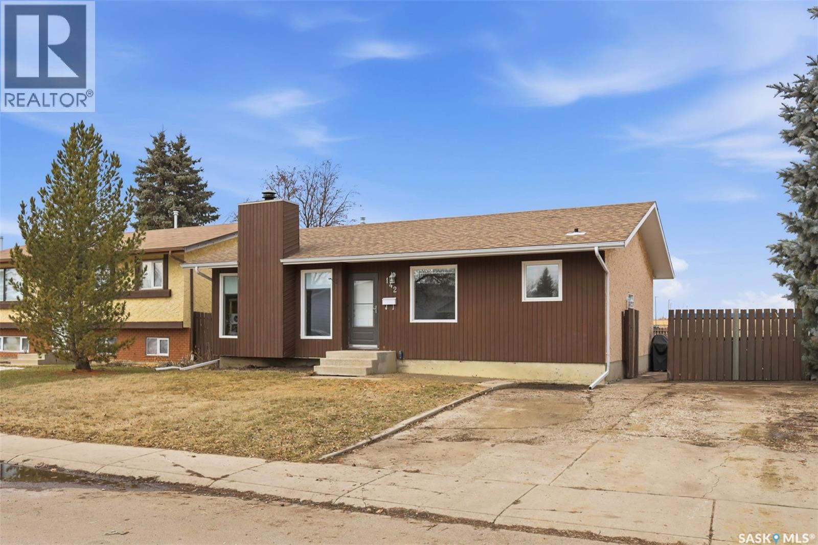 142 Heise Crescent, Saskatoon, Saskatchewan  S7M 4V3 - Photo 2 - SK035459