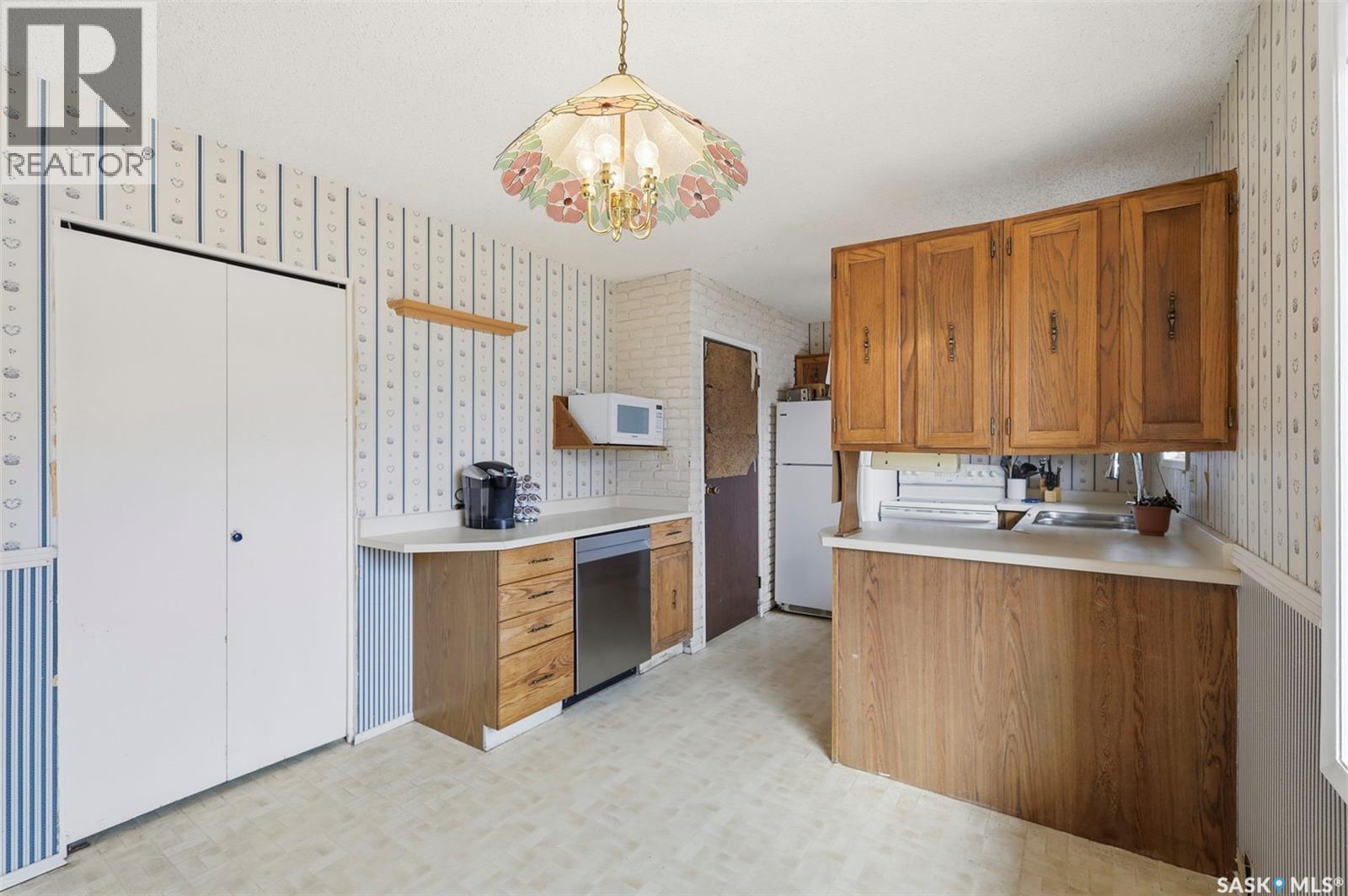 142 Heise Crescent, Saskatoon, Saskatchewan  S7M 4V3 - Photo 9 - SK035459