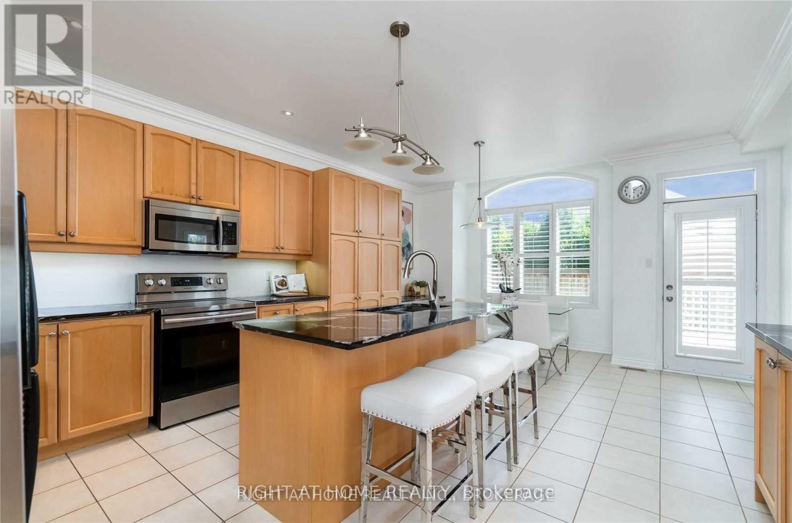 51 Red Cardinal Trail, Richmond Hill, Ontario  L4E 3Y4 - Photo 13 - N13104724