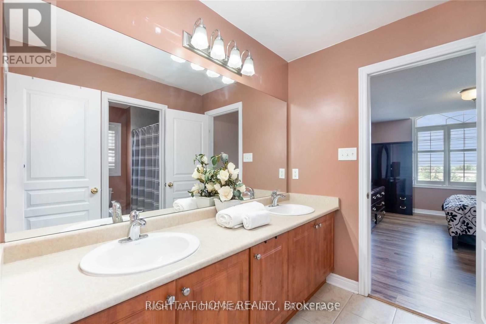 51 Red Cardinal Trail, Richmond Hill, Ontario  L4E 3Y4 - Photo 16 - N13104724