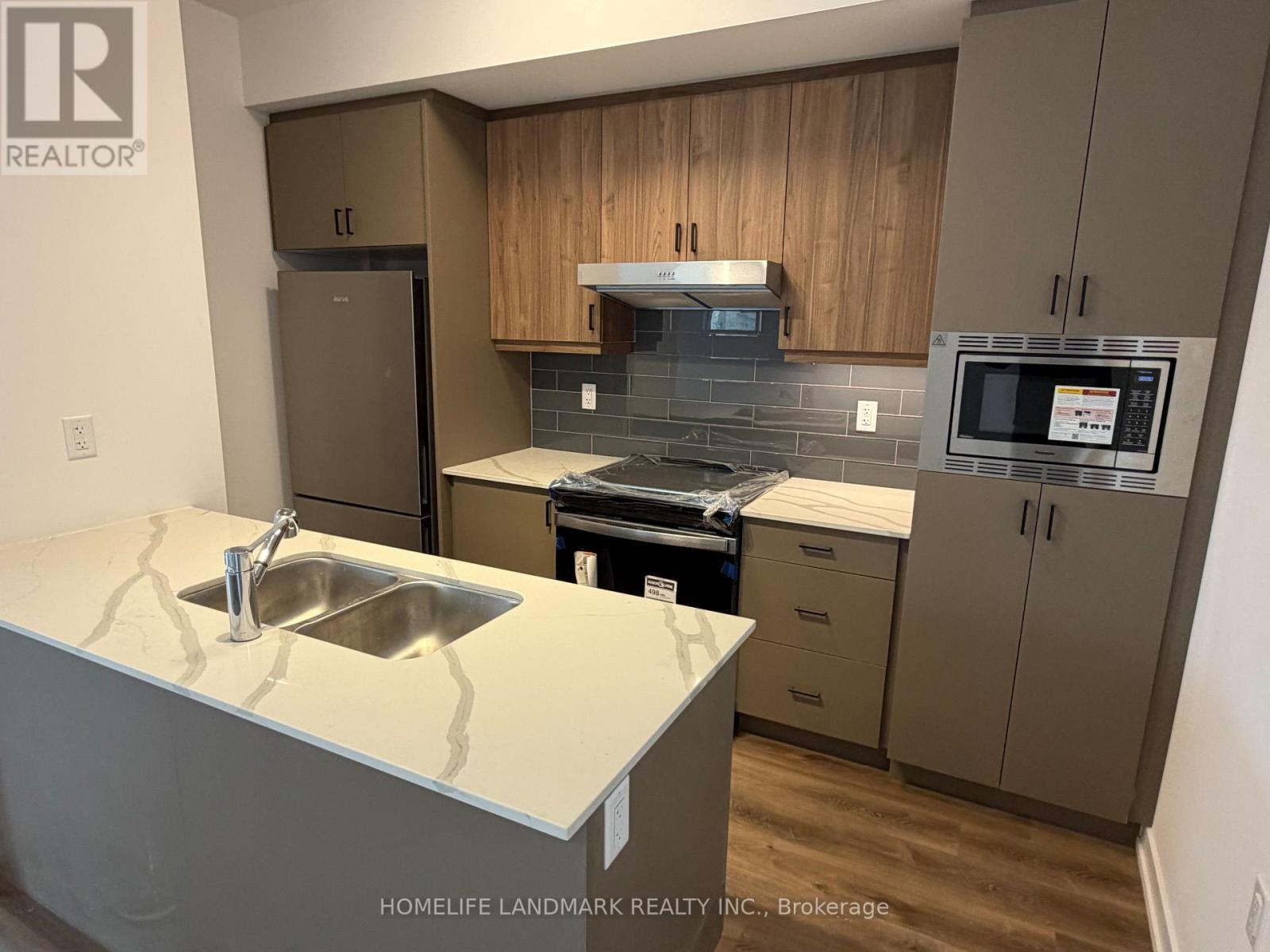 116 - 51 Jefferson Side Road, Richmond Hill, Ontario  L4E 1M1 - Photo 3 - N13104780