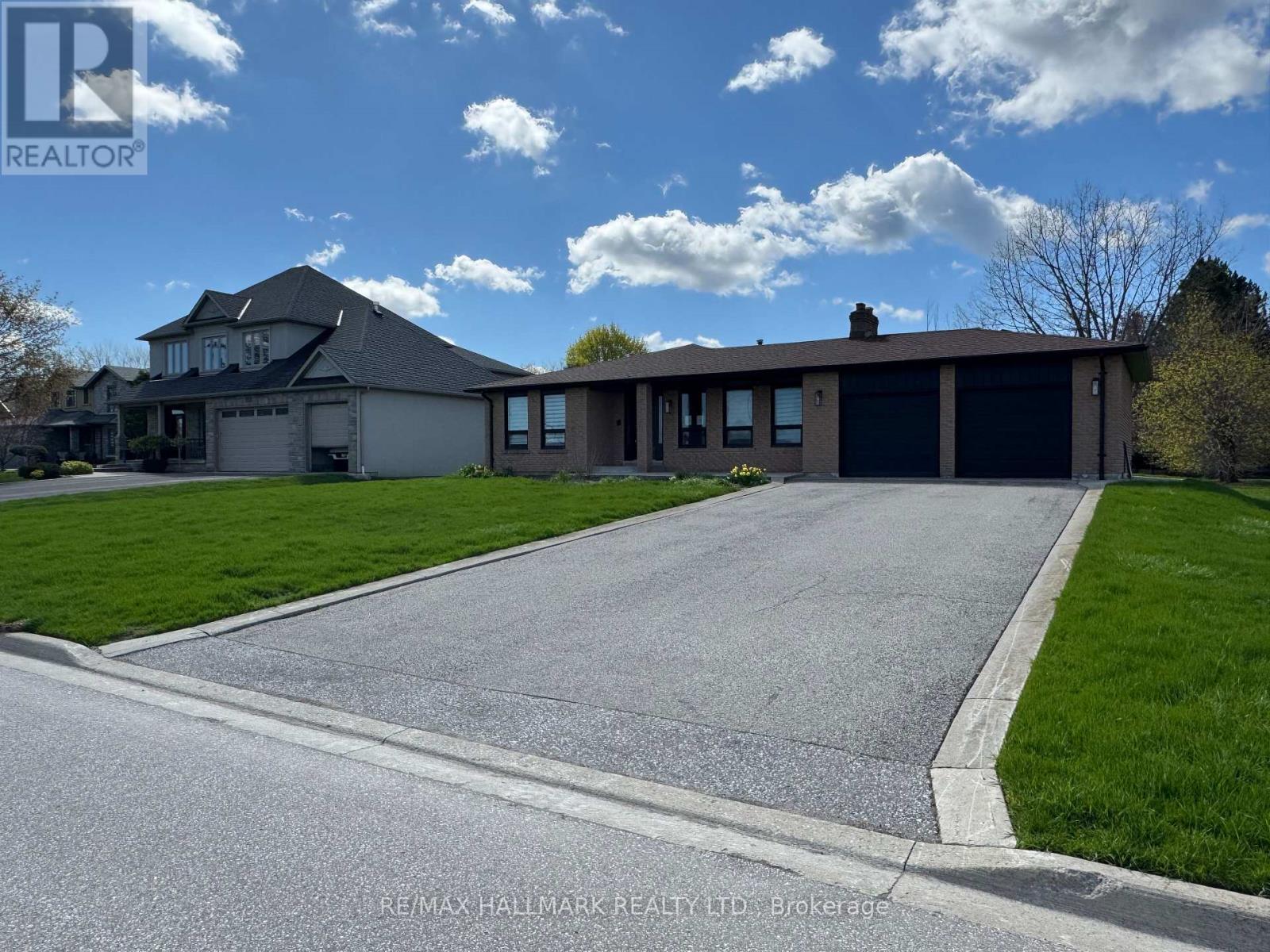 17 JANET AVENUE, King, Ontario