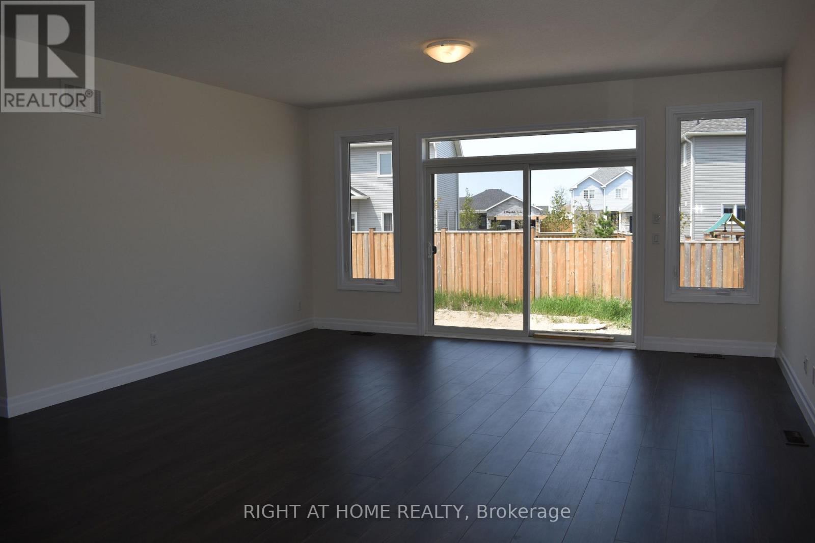 48 Allenwood Road, Springwater (Elmvale), Ontario  L0L 1P0 - Photo 3 - S13104706
