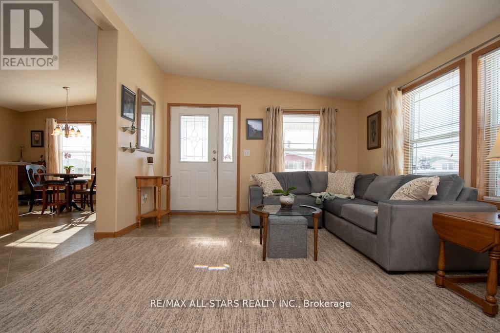 37 Creekside Circle, Kawartha Lakes, Ontario  K0M 1L0 - Photo 4 - X13103380
