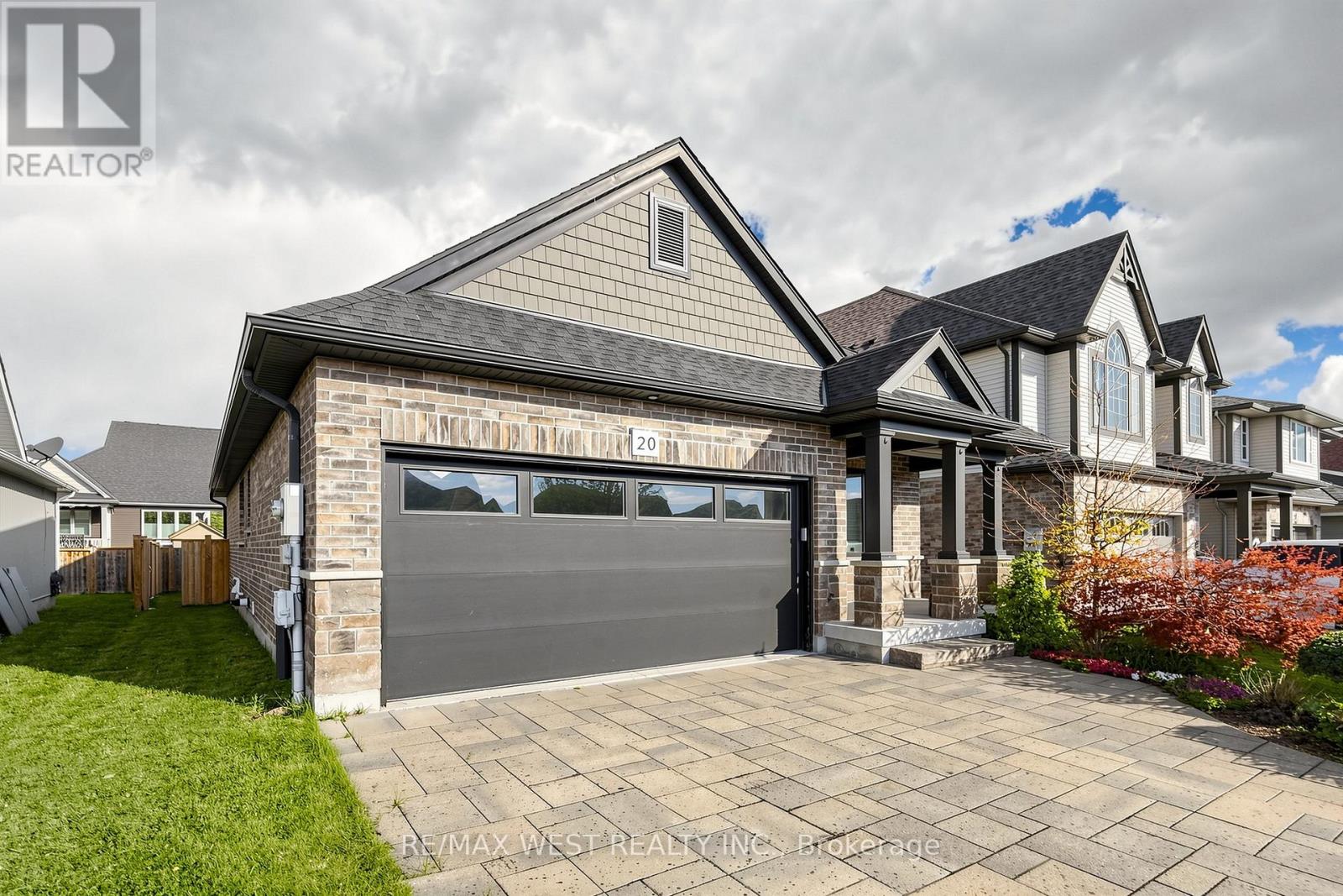 20 Secord Street, Thorold, Ontario  L2V 0E9 - Photo 2 - X13102914