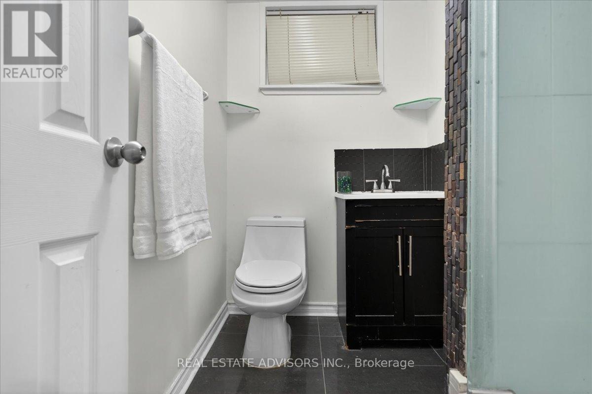 84 Ardglen Drive, Brampton, Ontario  L6W 1V6 - Photo 31 - W13104660