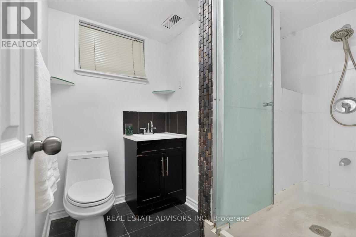 84 Ardglen Drive, Brampton, Ontario  L6W 1V6 - Photo 32 - W13104660