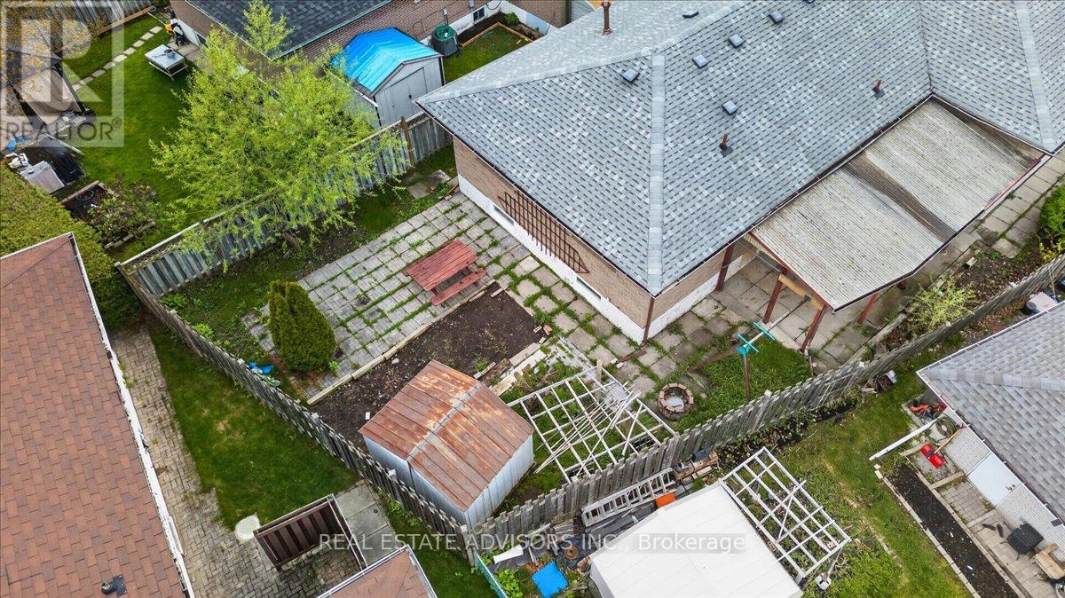 84 Ardglen Drive, Brampton, Ontario  L6W 1V6 - Photo 35 - W13104660