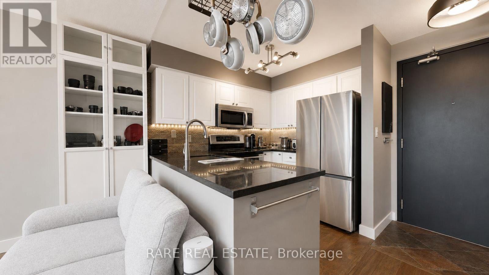 832 - 250 Manitoba Street, Toronto, Ontario  M8Y 4G8 - Photo 2 - W13104666