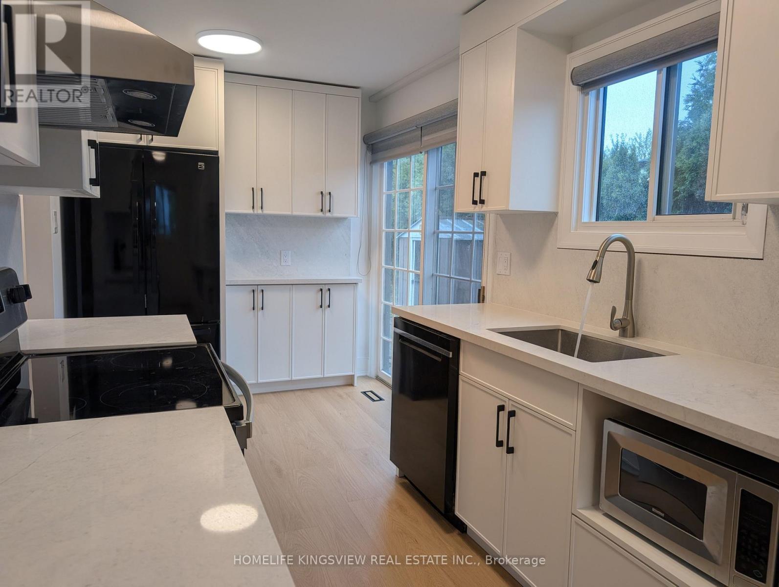 769 Cabot Trail, Milton, Ontario  L9T 3R8 - Photo 2 - W13104684