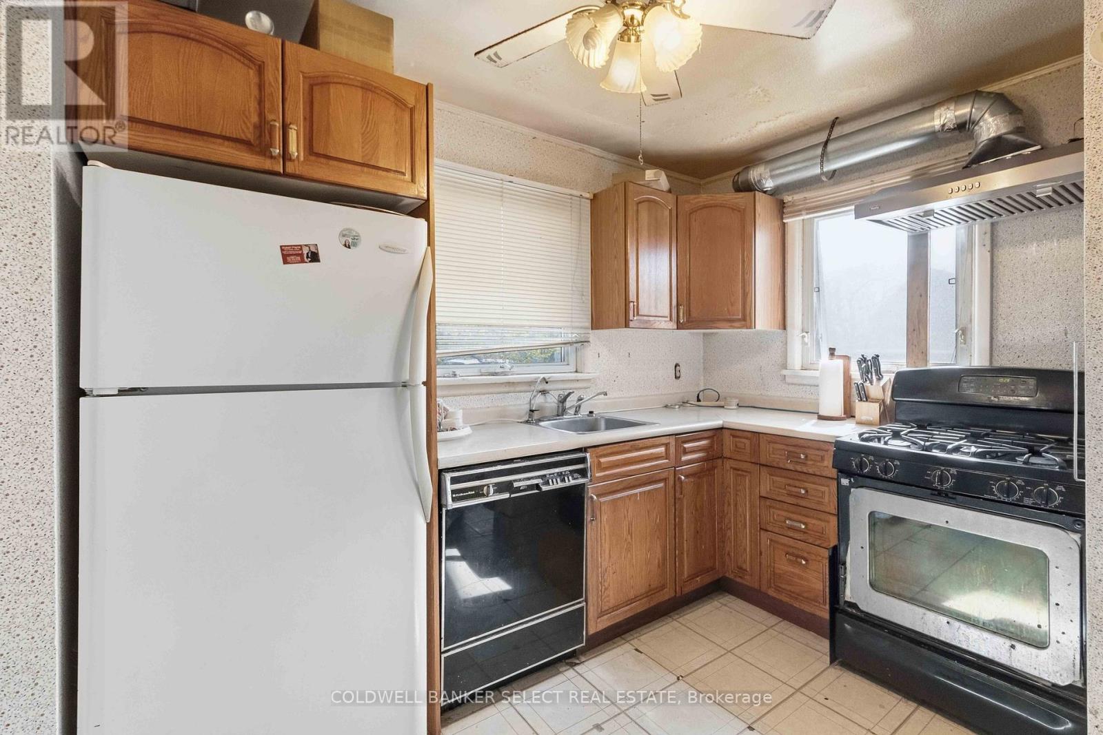 879 Sixth Street, Mississauga, Ontario  L5E 1N5 - Photo 16 - W13104826