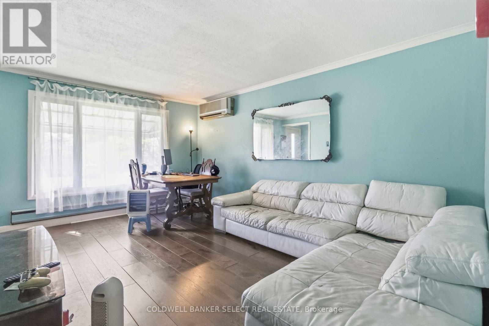 879 Sixth Street, Mississauga, Ontario  L5E 1N5 - Photo 7 - W13104826