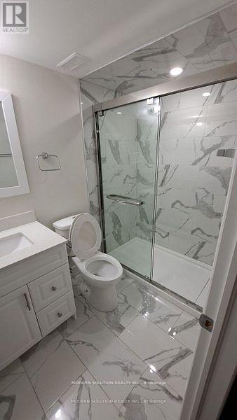 67 Roundstone Drive, Brampton, Ontario  L6X 0K4 - Photo 4 - W13104902
