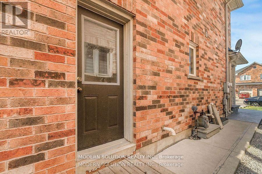 67 Roundstone Drive, Brampton, Ontario  L6X 0K4 - Photo 8 - W13104902