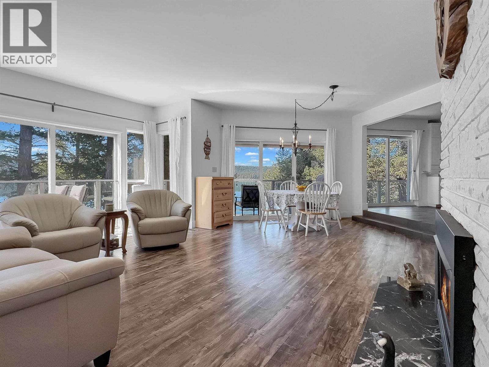 3854 EMERALD CRESCENT Lac La Hache Photo 10