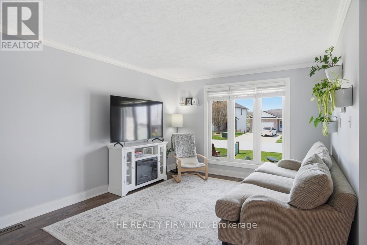 26 Rossiter Road, Ingersoll, Ontario  N5C 4C9 - Photo 11 - X13105020