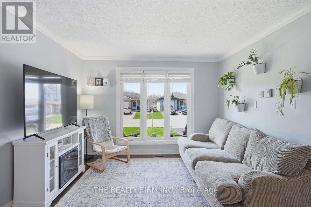 26 Rossiter Road, Ingersoll, Ontario  N5C 4C9 - Photo 12 - X13105020