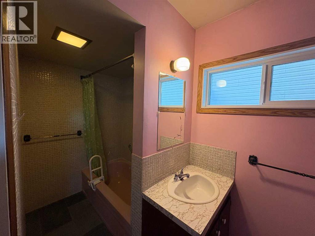 5223 49 Street, Rocky Mountain House, Alberta  T4T 1G6 - Photo 21 - A2308570