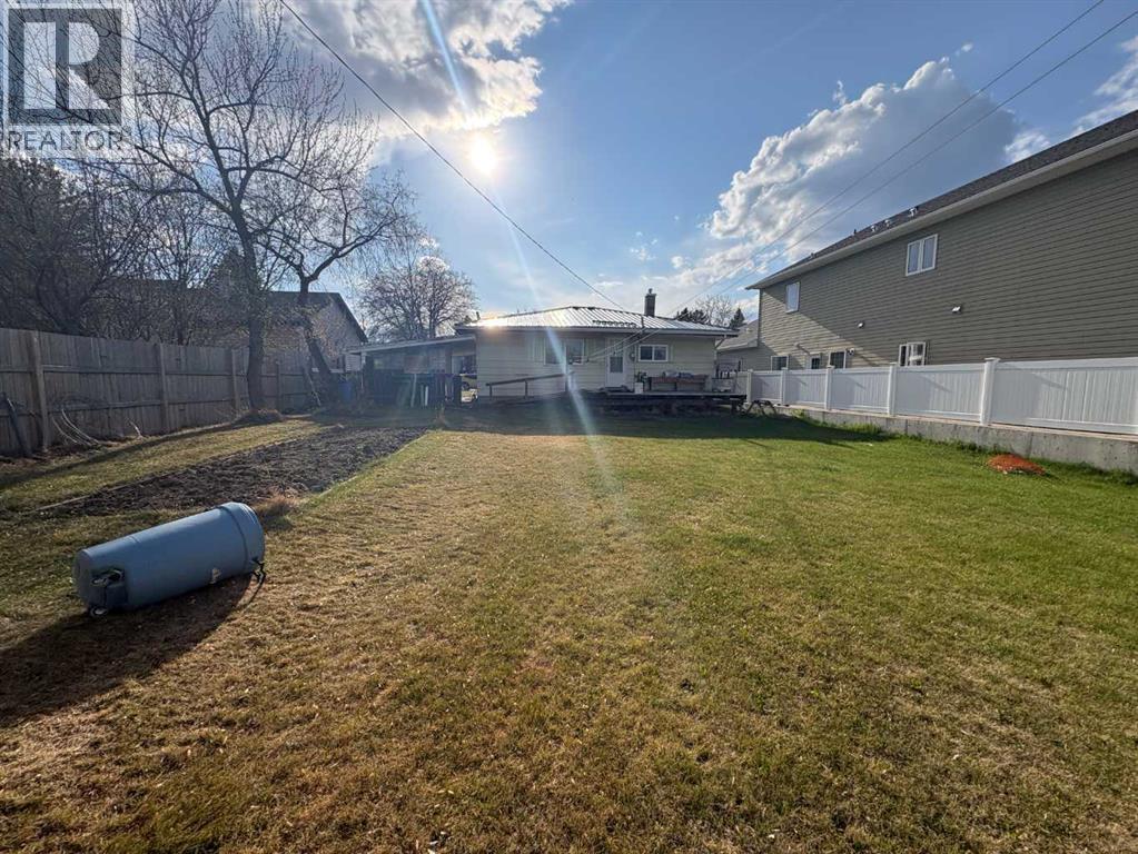 5223 49 Street, Rocky Mountain House, Alberta  T4T 1G6 - Photo 3 - A2308570