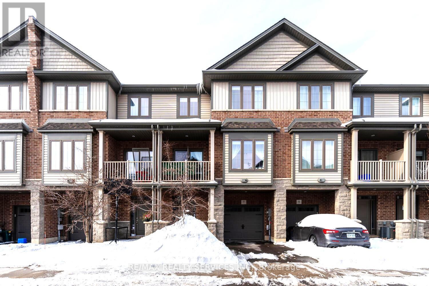 7 Ridgeside Lane, Hamilton, Ontario  L8B 1W5 - Photo 2 - X13104774