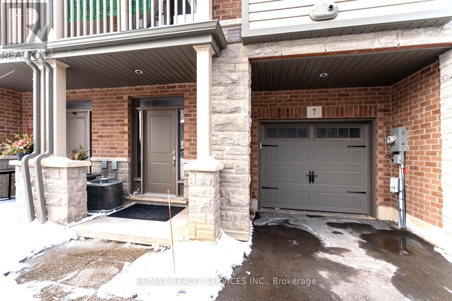 7 Ridgeside Lane, Hamilton, Ontario  L8B 1W5 - Photo 5 - X13104774