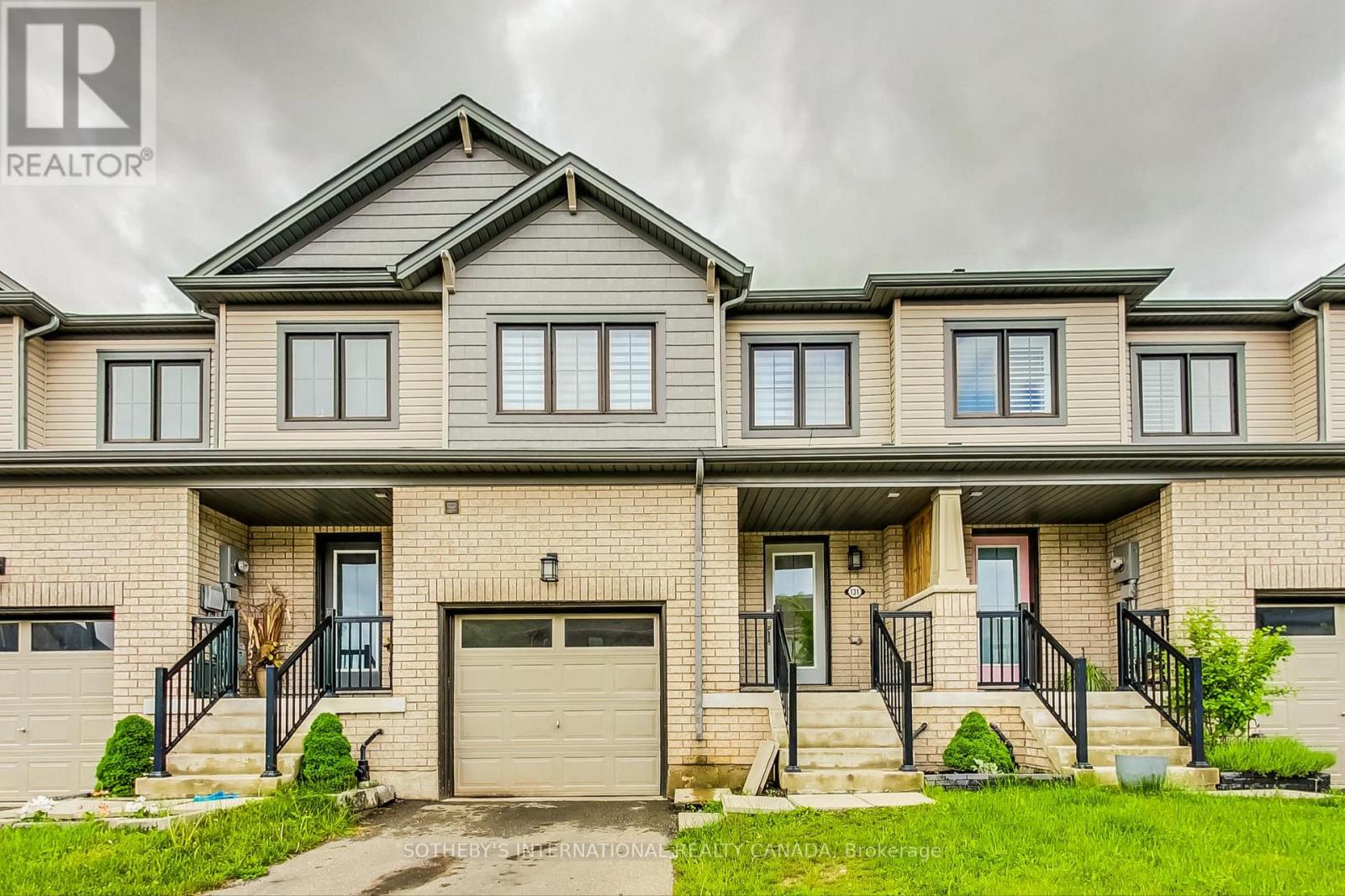 131 Pagebrook Crescent, Hamilton, Ontario  L8J 0K7 - Photo 1 - X13104892