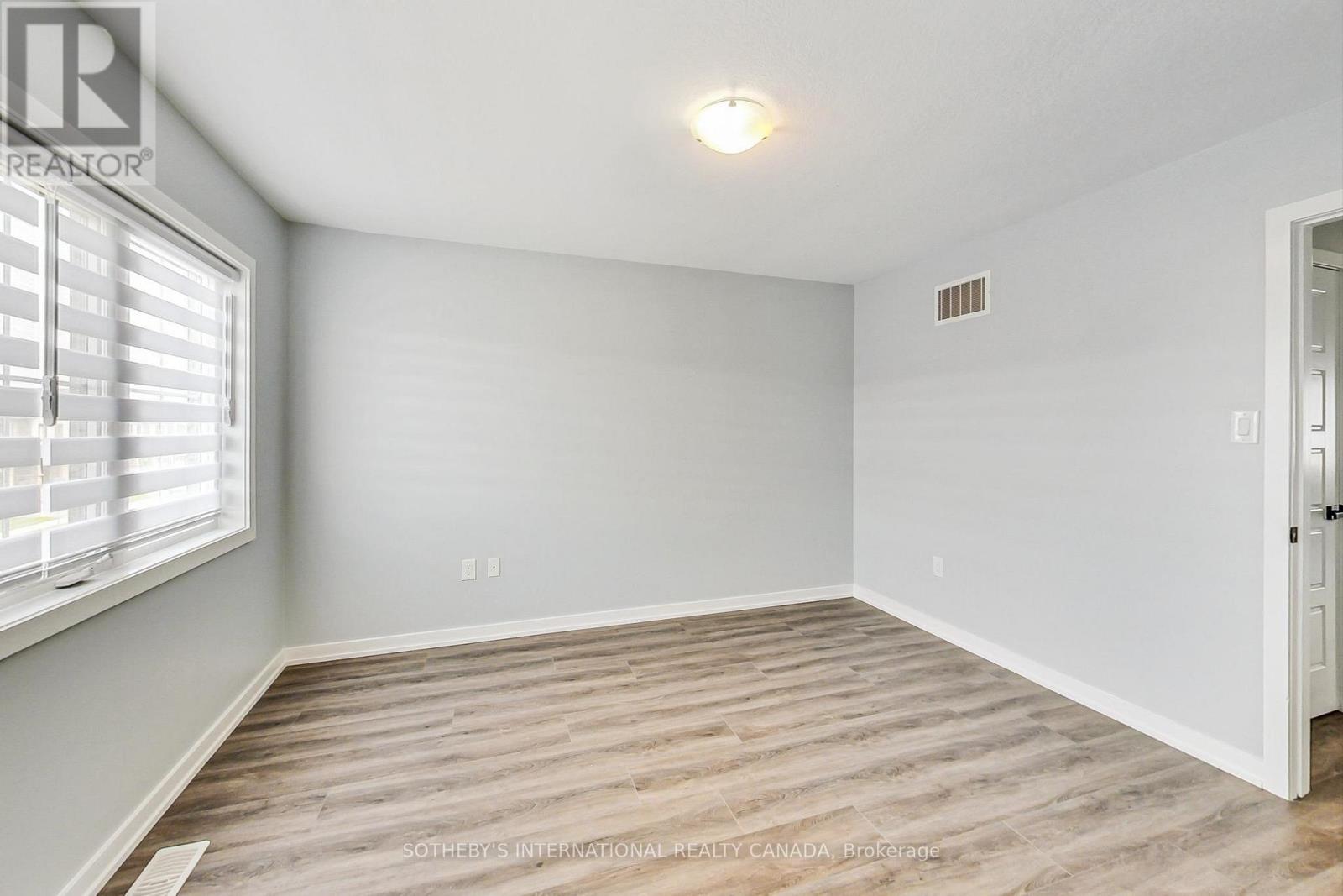 131 Pagebrook Crescent, Hamilton, Ontario  L8J 0K7 - Photo 8 - X13104892