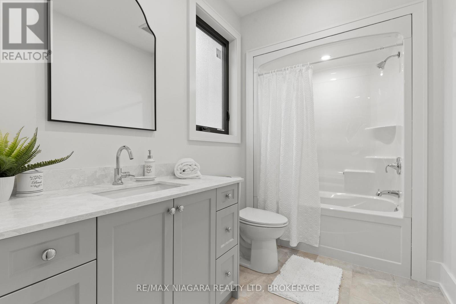 637 Buffalo Road, Fort Erie (Crescent Park), Ontario  L2A 5G7 - Photo 22 - X13105074
