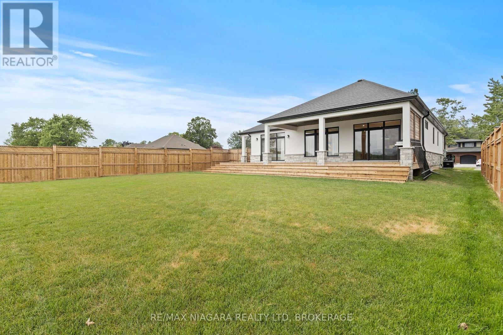 637 Buffalo Road, Fort Erie (Crescent Park), Ontario  L2A 5G7 - Photo 36 - X13105074