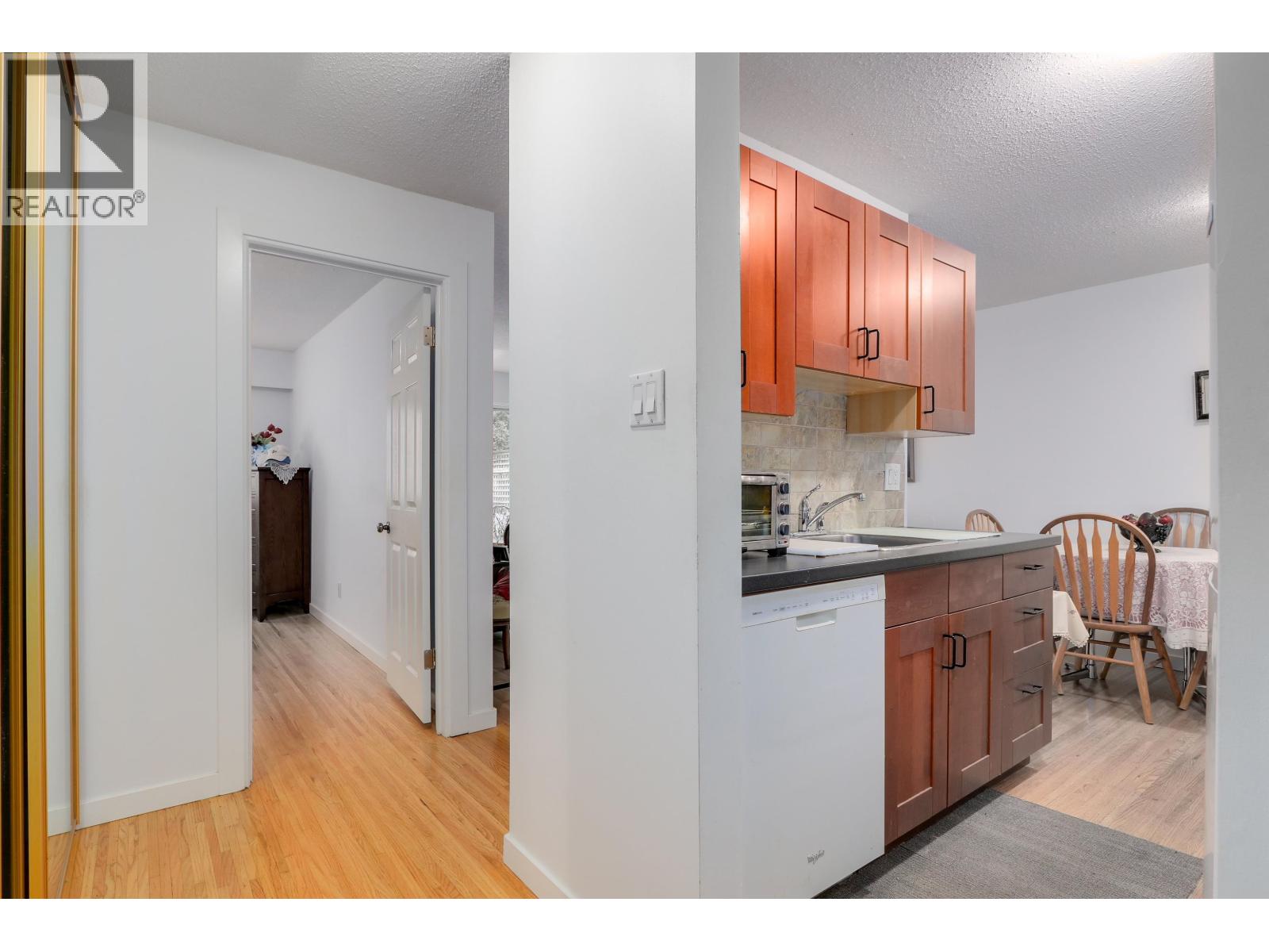 104 135 W 21st Street, North Vancouver, British Columbia  V7M 1Z2 - Photo 6 - R3121417