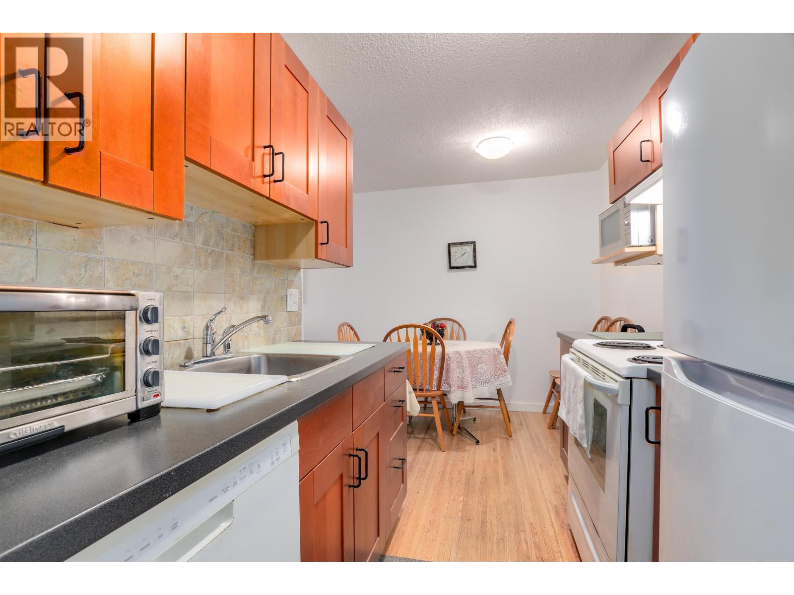 104 135 W 21st Street, North Vancouver, British Columbia  V7M 1Z2 - Photo 9 - R3121417